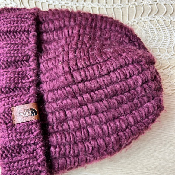 The North Face Chunky Knit Beanie Plum Purple Wool Blend Winter Hat - Picture 3 of 5
